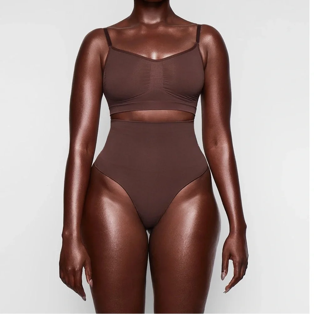 SKIMS Seamless Sculpting Set - Picture 4 of 4